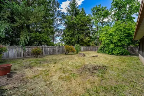 1208 SW Cottonwood Street Grants Pass OR 97526