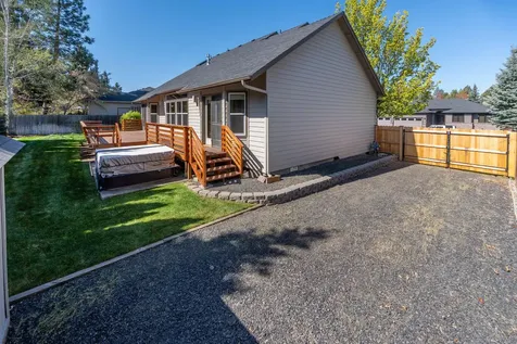 776 SE Shadowood Drive Bend OR 97702