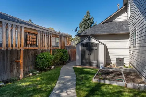 776 SE Shadowood Drive Bend OR 97702