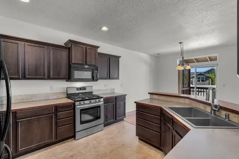 3325 SW Antler Ridge Lane Redmond OR 97756