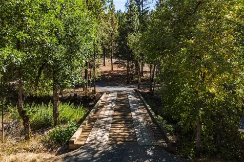 24100 E Evans Creek Road White City OR 97503