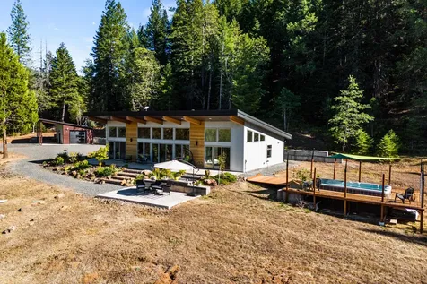 24100 E Evans Creek Road White City OR 97503