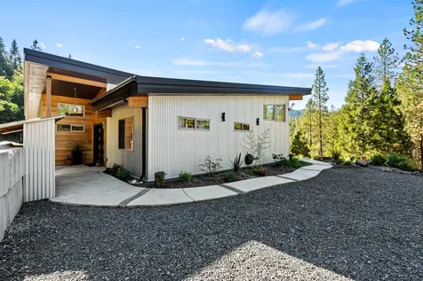 24100 E Evans Creek Road White City OR 97503