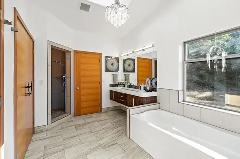 24100 E Evans Creek Road White City OR 97503