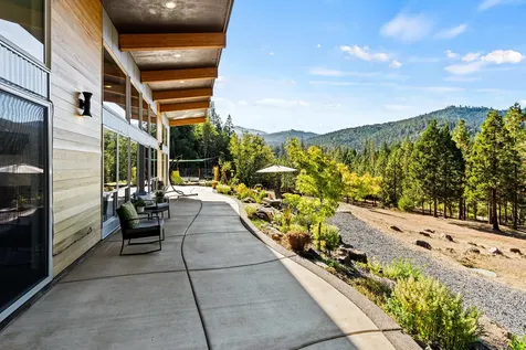 24100 E Evans Creek Road White City OR 97503