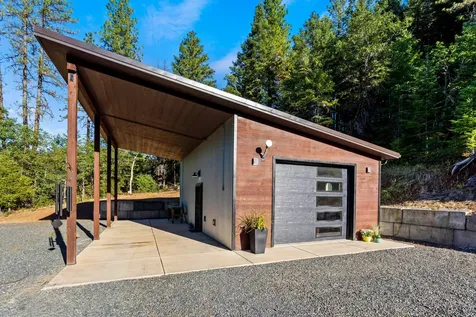 24100 E Evans Creek Road White City OR 97503