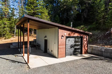 24100 E Evans Creek Road White City OR 97503