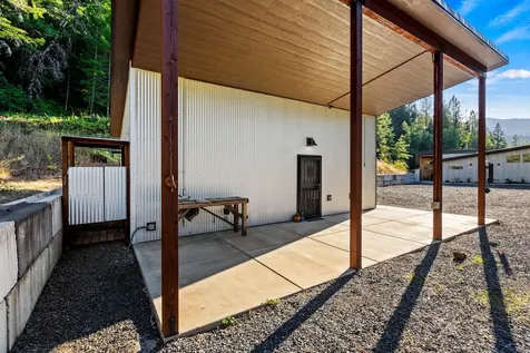 24100 E Evans Creek Road White City OR 97503