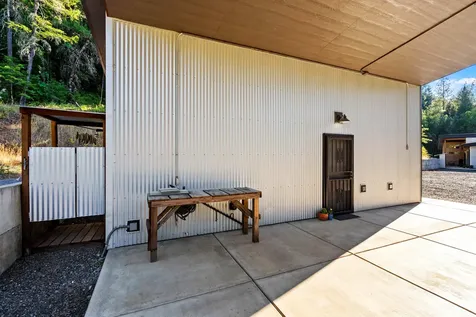 24100 E Evans Creek Road White City OR 97503