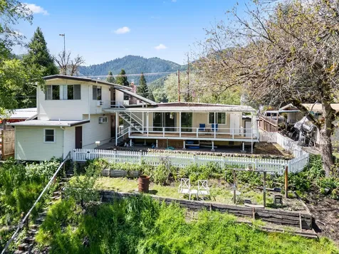 4828 Rogue River Highway Gold Hill OR 97525