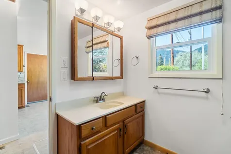 4828 Rogue River Highway Gold Hill OR 97525