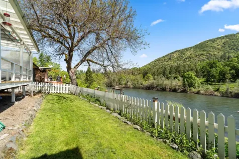 4828 Rogue River Highway Gold Hill OR 97525