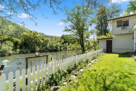 4828 Rogue River Highway Gold Hill OR 97525