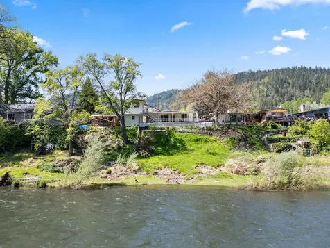 4828 Rogue River Highway Gold Hill OR 97525