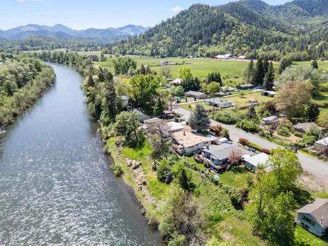 4828 Rogue River Highway Gold Hill OR 97525