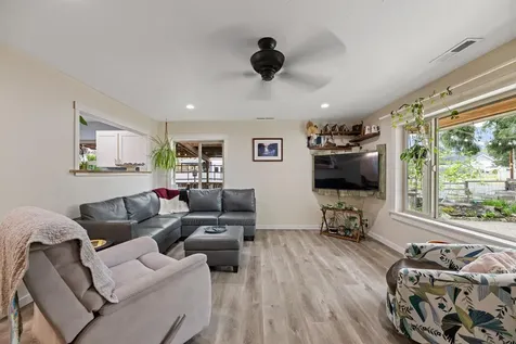 3747 Hilsinger Road Phoenix OR 97535