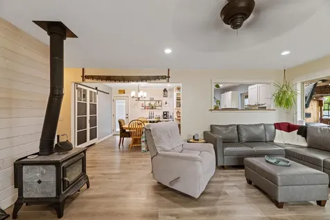 3747 Hilsinger Road Phoenix OR 97535