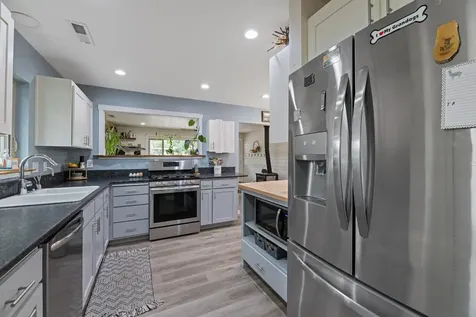 3747 Hilsinger Road Phoenix OR 97535