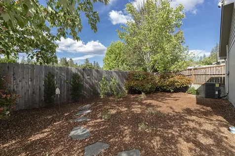 208 Independence Drive Grants Pass OR 97527