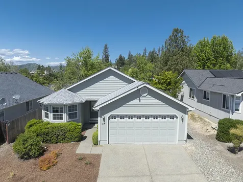 208 Independence Drive Grants Pass OR 97527