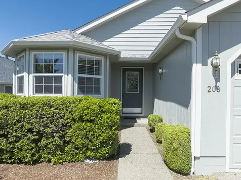 208 Independence Drive Grants Pass OR 97527