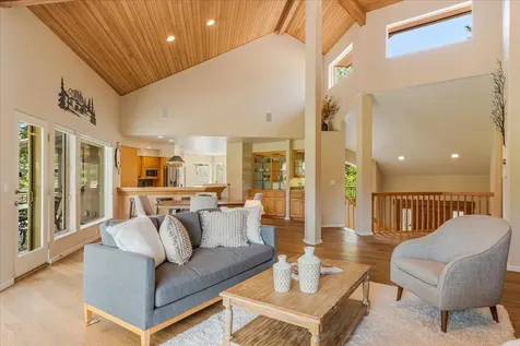 19562 Green Lakes Loop Bend OR 97702