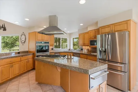 19562 Green Lakes Loop Bend OR 97702