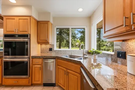 19562 Green Lakes Loop Bend OR 97702