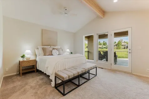 19562 Green Lakes Loop Bend OR 97702