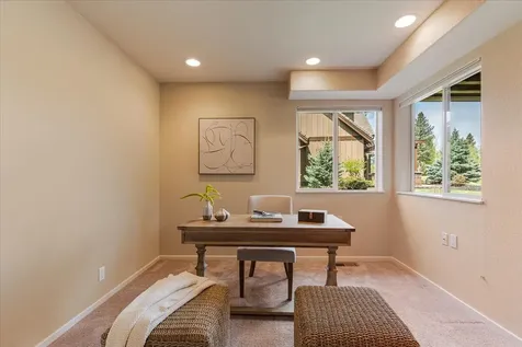 19562 Green Lakes Loop Bend OR 97702