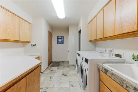 19562 Green Lakes Loop Bend OR 97702
