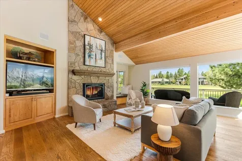 19562 Green Lakes Loop Bend OR 97702