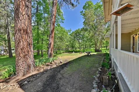 99 Andesite Drive Jacksonville OR 97530