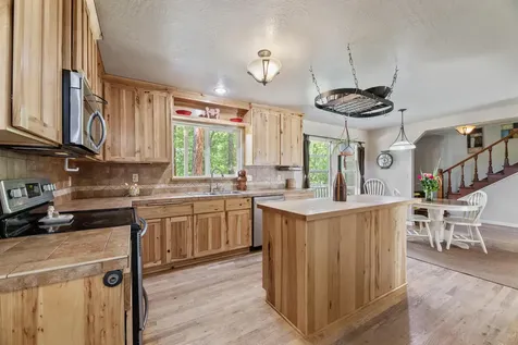 99 Andesite Drive Jacksonville OR 97530