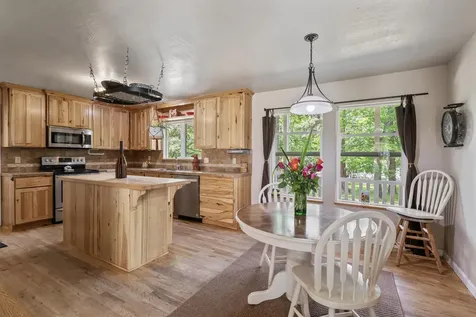 99 Andesite Drive Jacksonville OR 97530