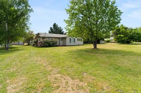 1960 Cloverlawn Drive Grants Pass OR 97527
