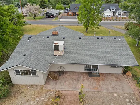 1960 Cloverlawn Drive Grants Pass OR 97527