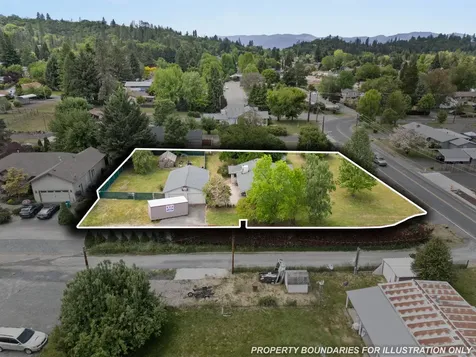1960 Cloverlawn Drive Grants Pass OR 97527