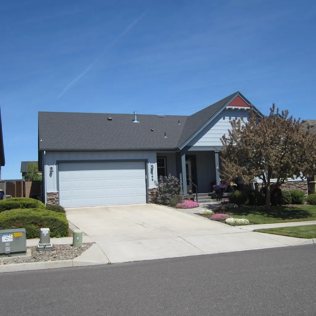 2369 NW Hazelwood Avenue Redmond OR 97756