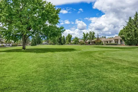 3395 Augusta Court Medford OR 97504
