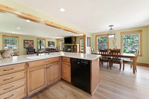 63620 Hughes Road Bend OR 97701