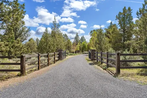 63620 Hughes Road Bend OR 97701