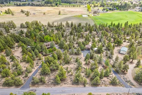 63620 Hughes Road Bend OR 97701