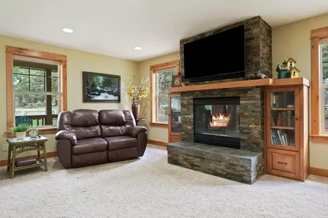 63620 Hughes Road Bend OR 97701