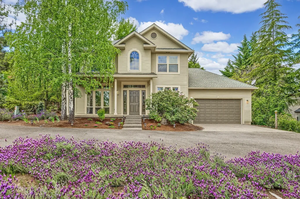 1459 Windsor Street Ashland OR 97520