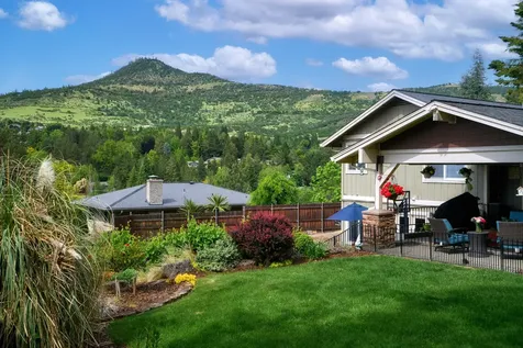 66 Monterey Drive Medford OR 97504