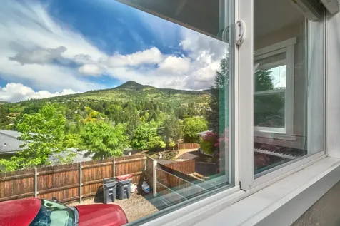 66 Monterey Drive Medford OR 97504