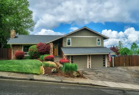 66 Monterey Drive Medford OR 97504