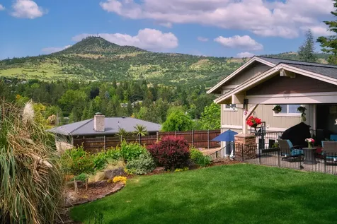 66 Monterey Drive Medford OR 97504