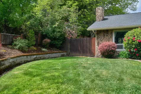 66 Monterey Drive Medford OR 97504